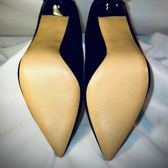 Black Heels With Vine Filigree - Picture 5 of 6